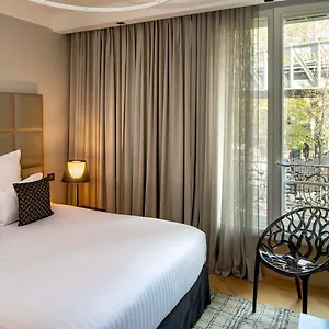 Otel First Tour Eiffel, Paris